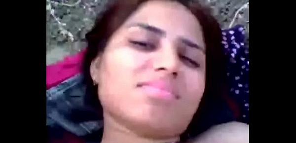  Muslim girl fuck with her boyfriend in to the forest. Delhi Indian sex video